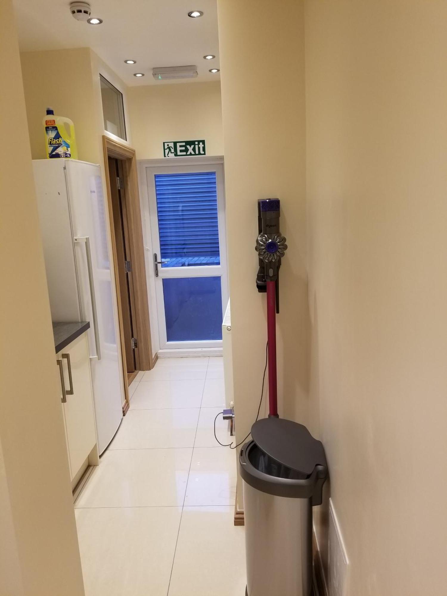 London Luxury Apartment 4 Bedroom Sleeps 12 People With 4 Bathrooms 1 Min Walk From Station Wanstead Ngoại thất bức ảnh